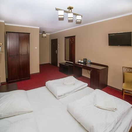 Hotel Grant Leszno  Exterior photo