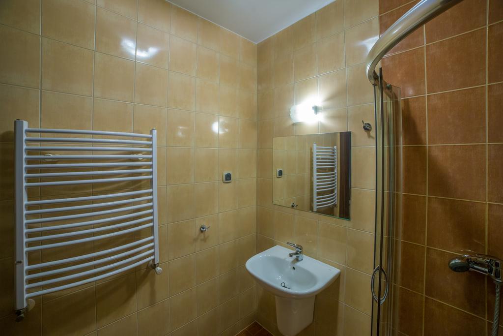 Hotel Grant Leszno  Exterior photo