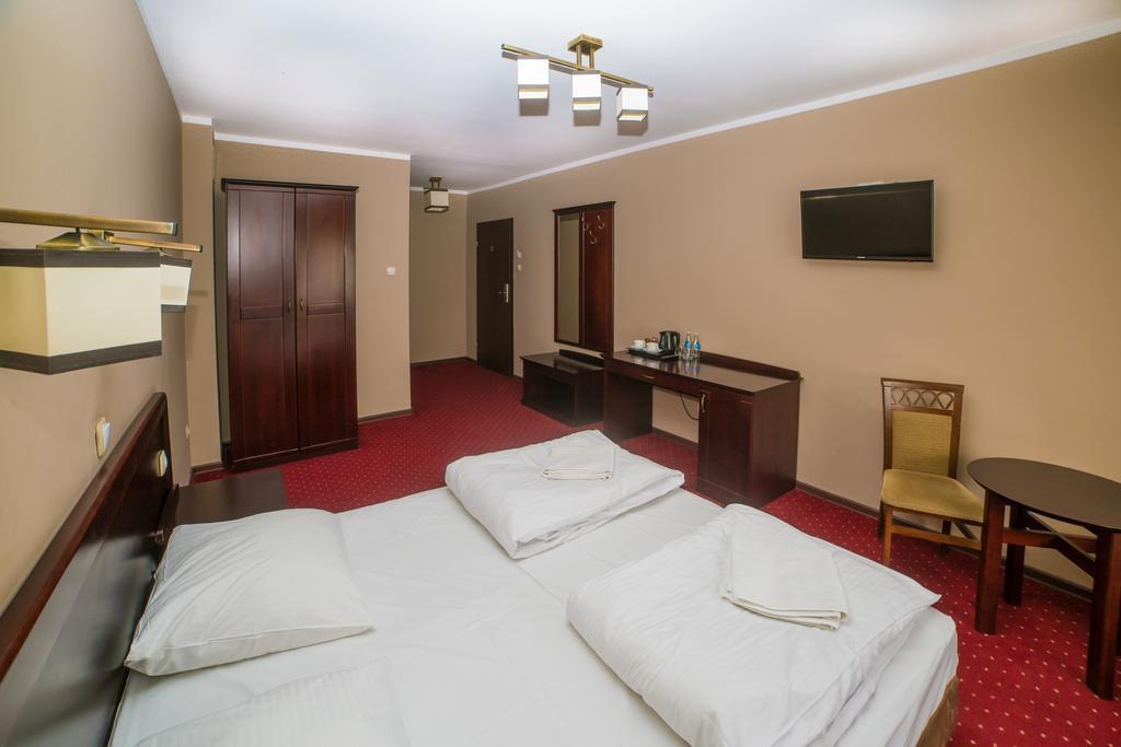 Hotel Grant Leszno  Exterior photo